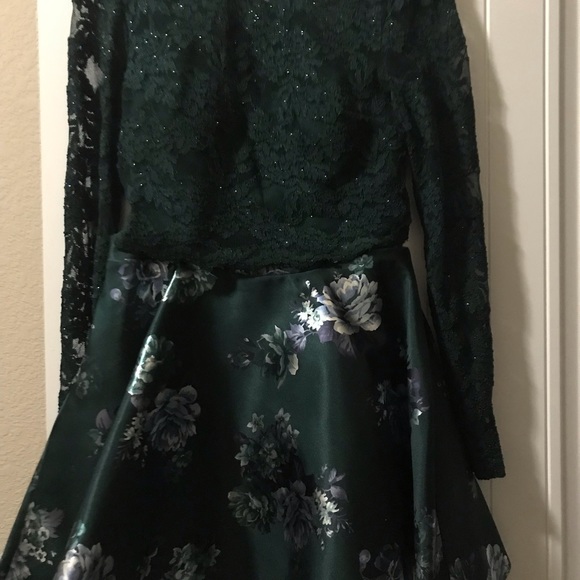Emerald green, 2 piece dress - Picture 2 of 4